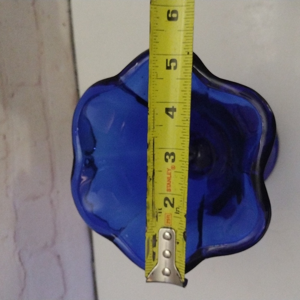 Vintage Italian Cobalt Blue Glass Tulip Cup - Picture 6 of 7